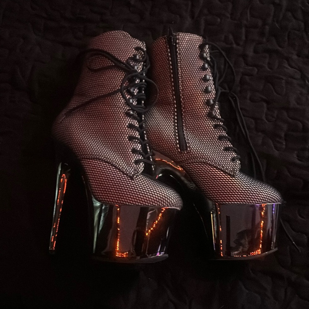 Pleasers 6 inch heels